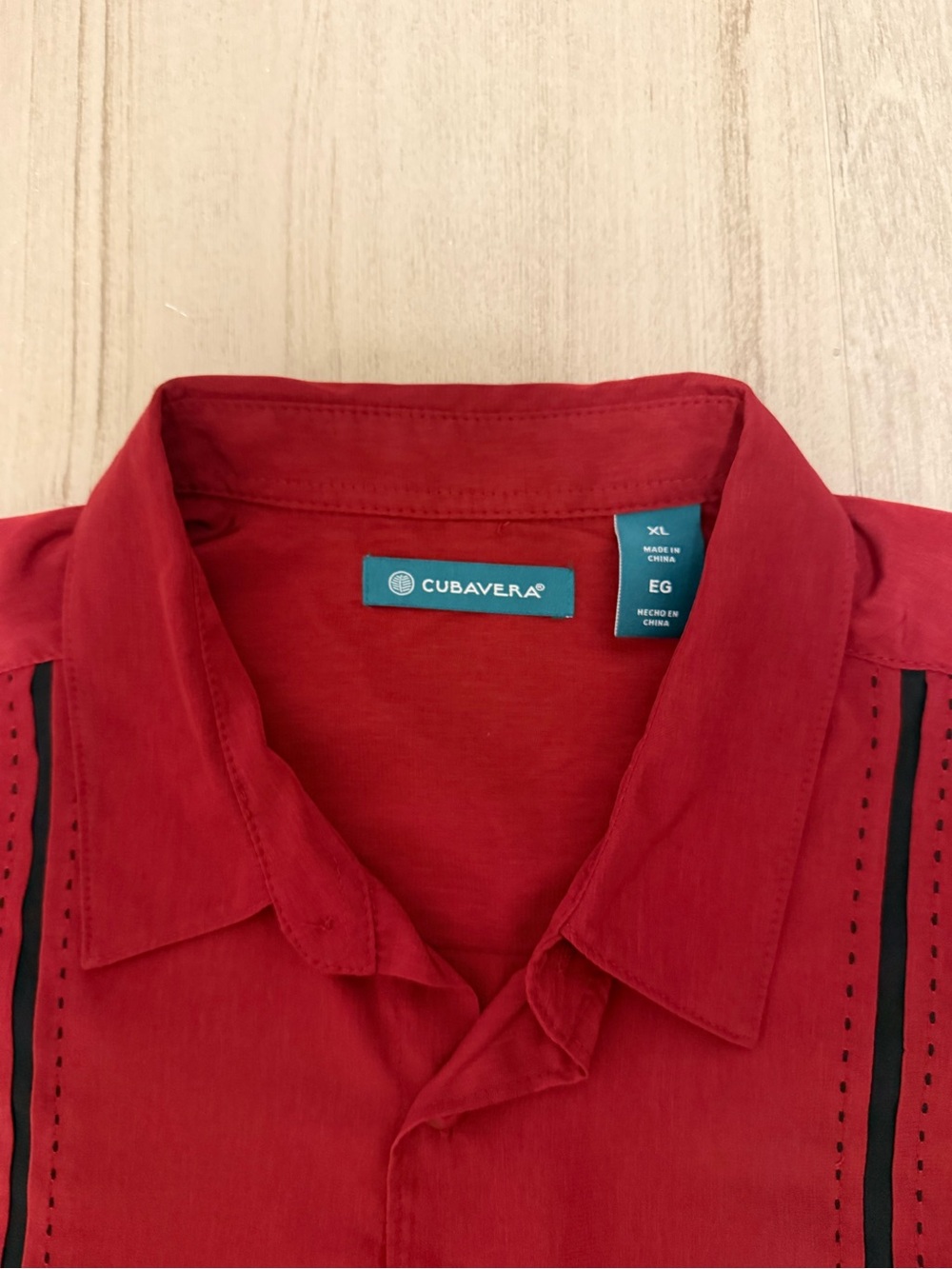 Cubavera Men's Red Short-Sleeve Button Down Shirt with Black Trim - Picture 2 of 2
